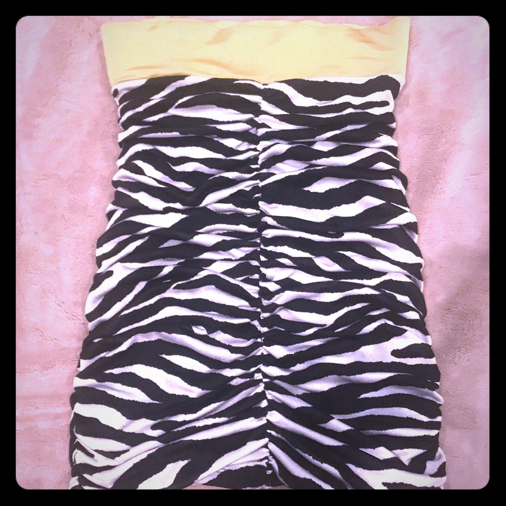 High waisted bebe skirt